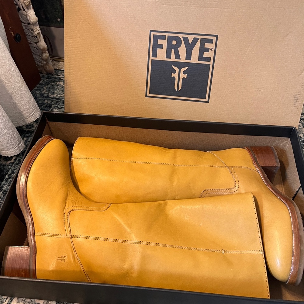 Viral Frye Mustard Leather Boots 9.5